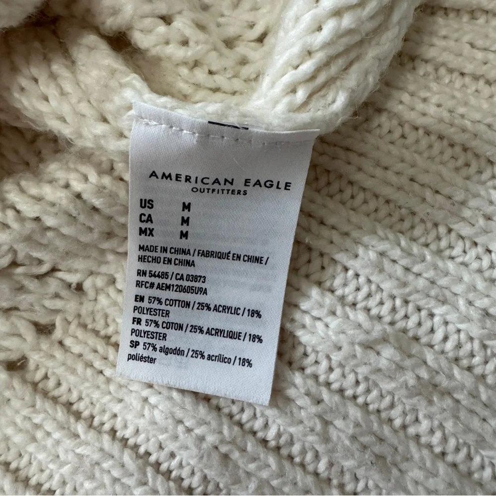 American Eagle Medium Varsity V-Neck Cable Knit Sweater Cream Preppy Y2K Carlton